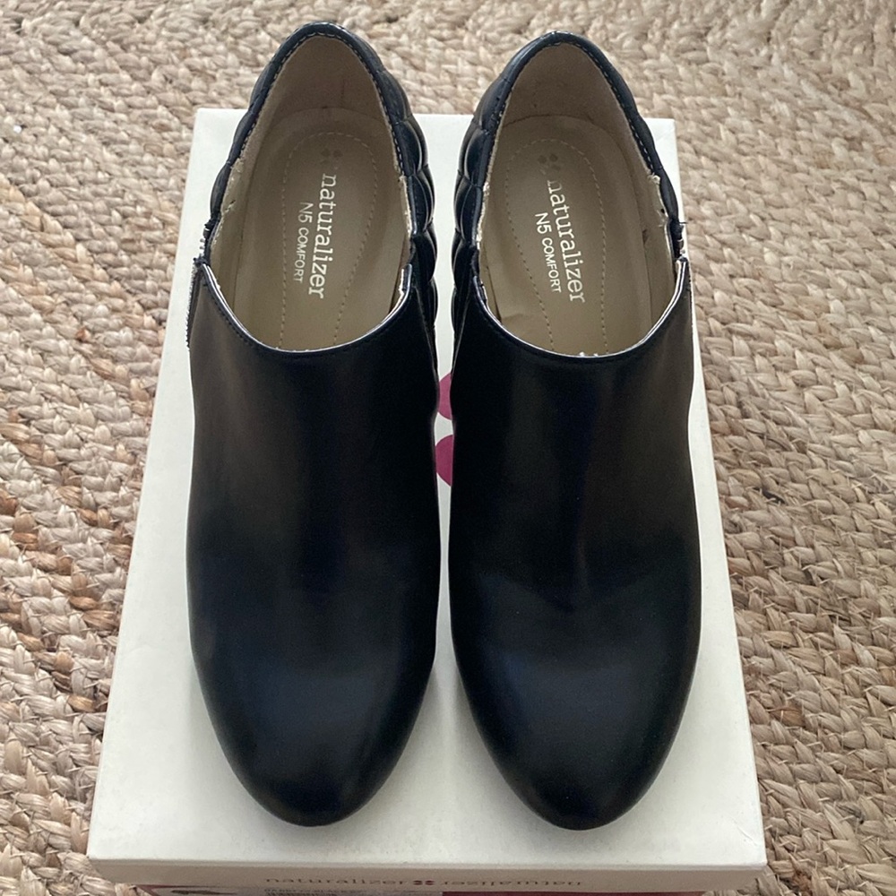 Naturalizer Barrets Black W6